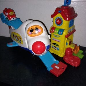 VTech Go! Go! Smart Wheels - Lift & Fix Repair , school house,train station bund